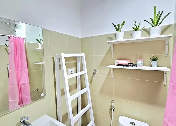 Cozy Modern Condotel In Pasay Near Moa & Airport